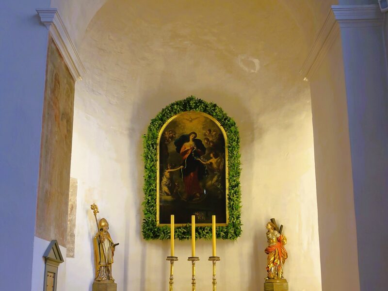 El cuadro original de María Desatanudos en su altar de la iglesia de San Pedro am Perlach, en Augsburgo